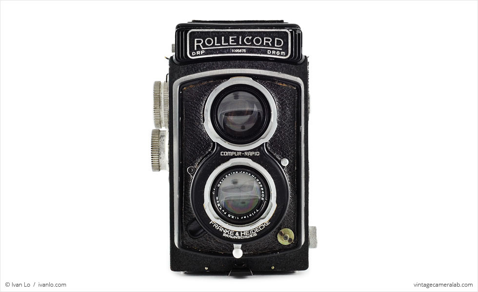 Franke & Heidecke Rolleicord IId (front view, viewfinder closed)