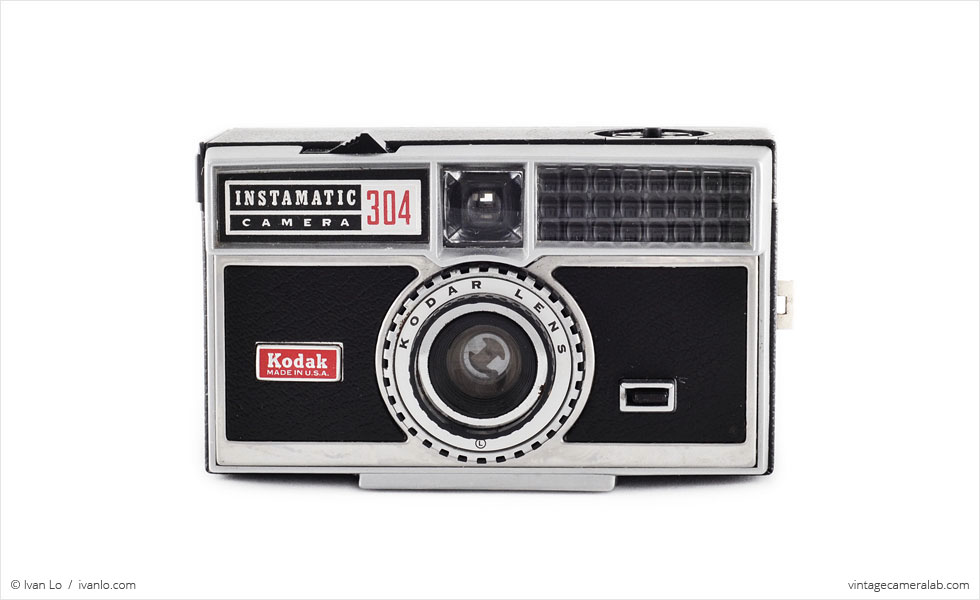 Kodak Instamatic 304 (front view)