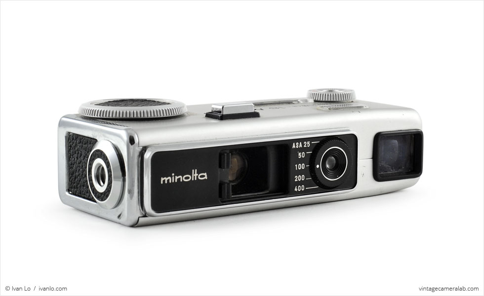 Minolta-16 MG-S (three quarters, lens open)