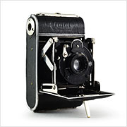 Read about the Zeh Goldi camera on Vintage Camera Lab