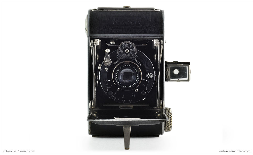 Zeh Goldi (front view, viewfinder up, open)